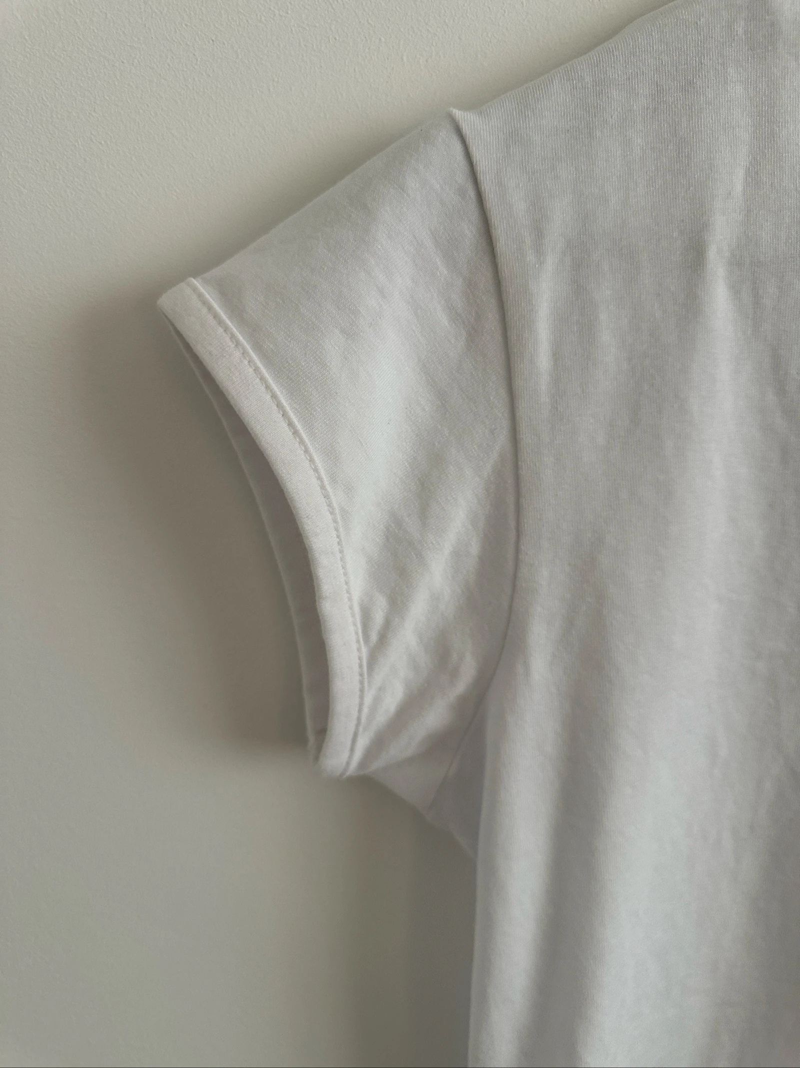 Basis witte V-hals top Roly Belice | Slim fit T-shirt M/L – photo 6